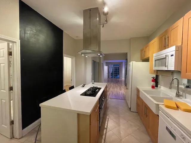 2554 CORTLAND ST 60647-unit#1-Chicago-IL