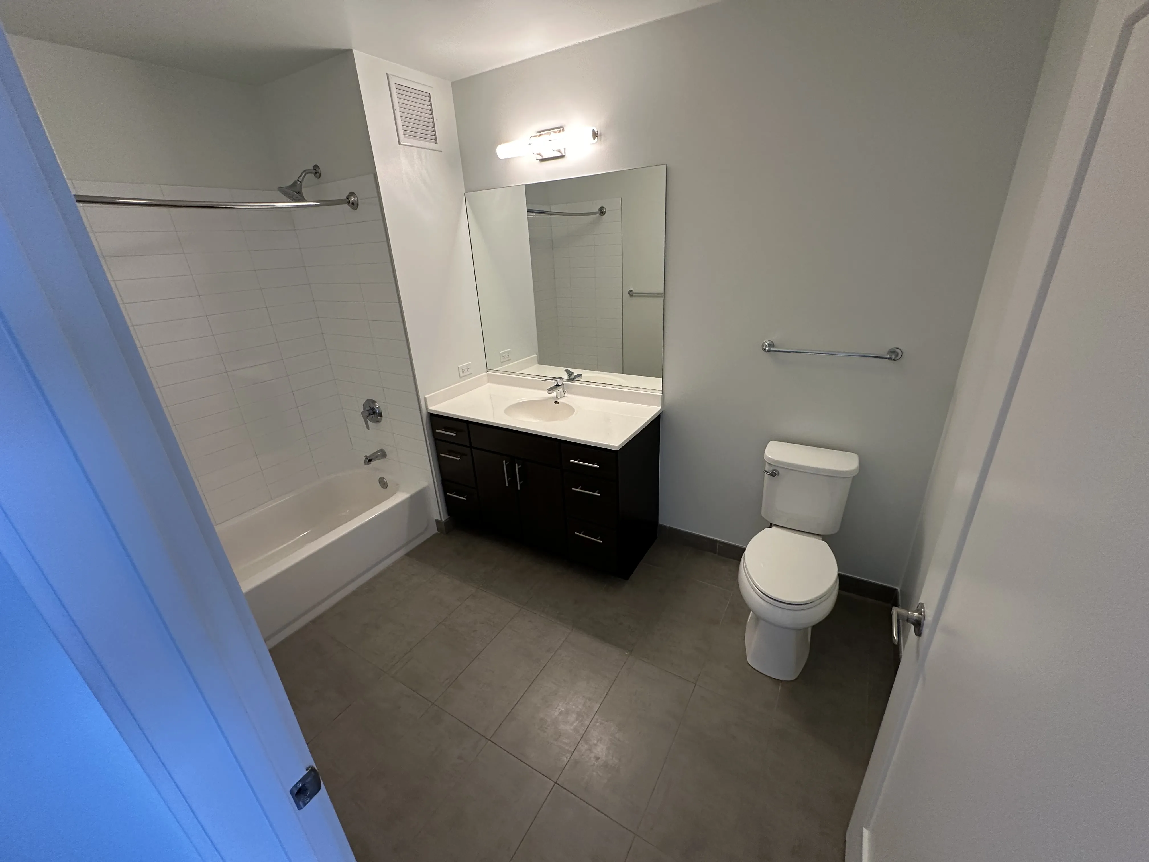 165 W Superior St   60654 60654-unit#1104-Chicago-IL