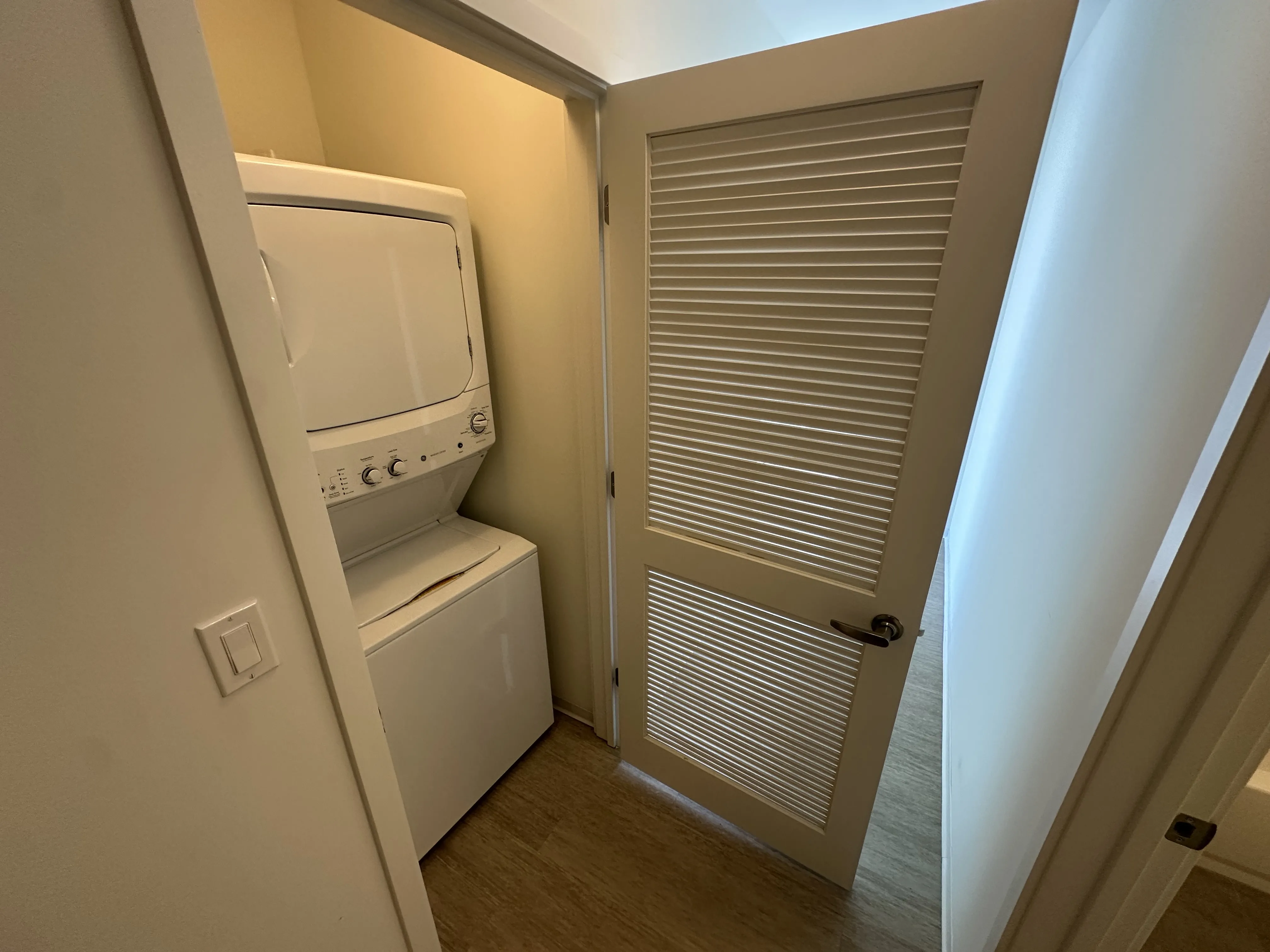 165 W Superior St   60654 60654-unit#1104-Chicago-IL