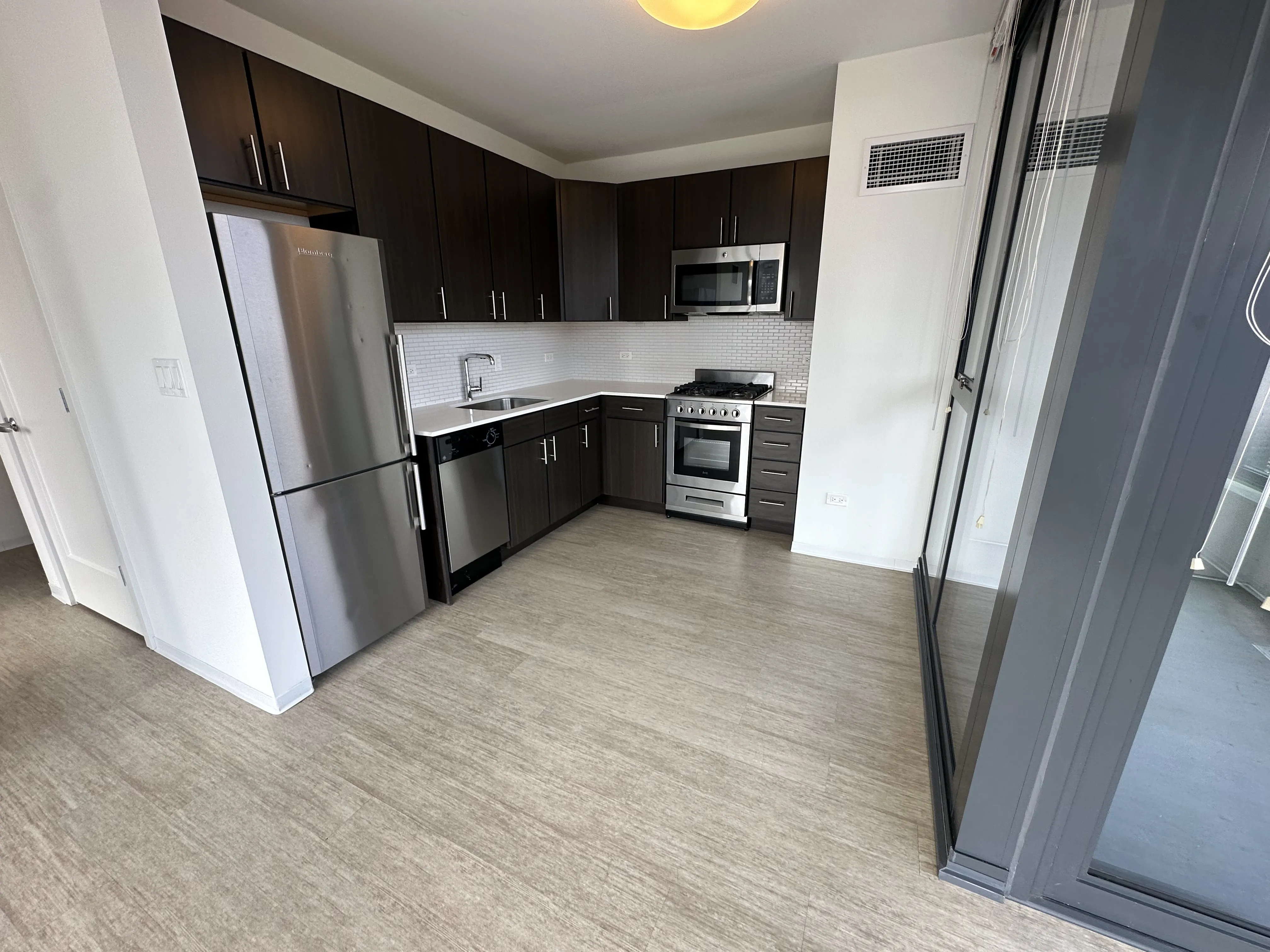 165 W Superior St   60654 60654-unit#1104-Chicago-IL