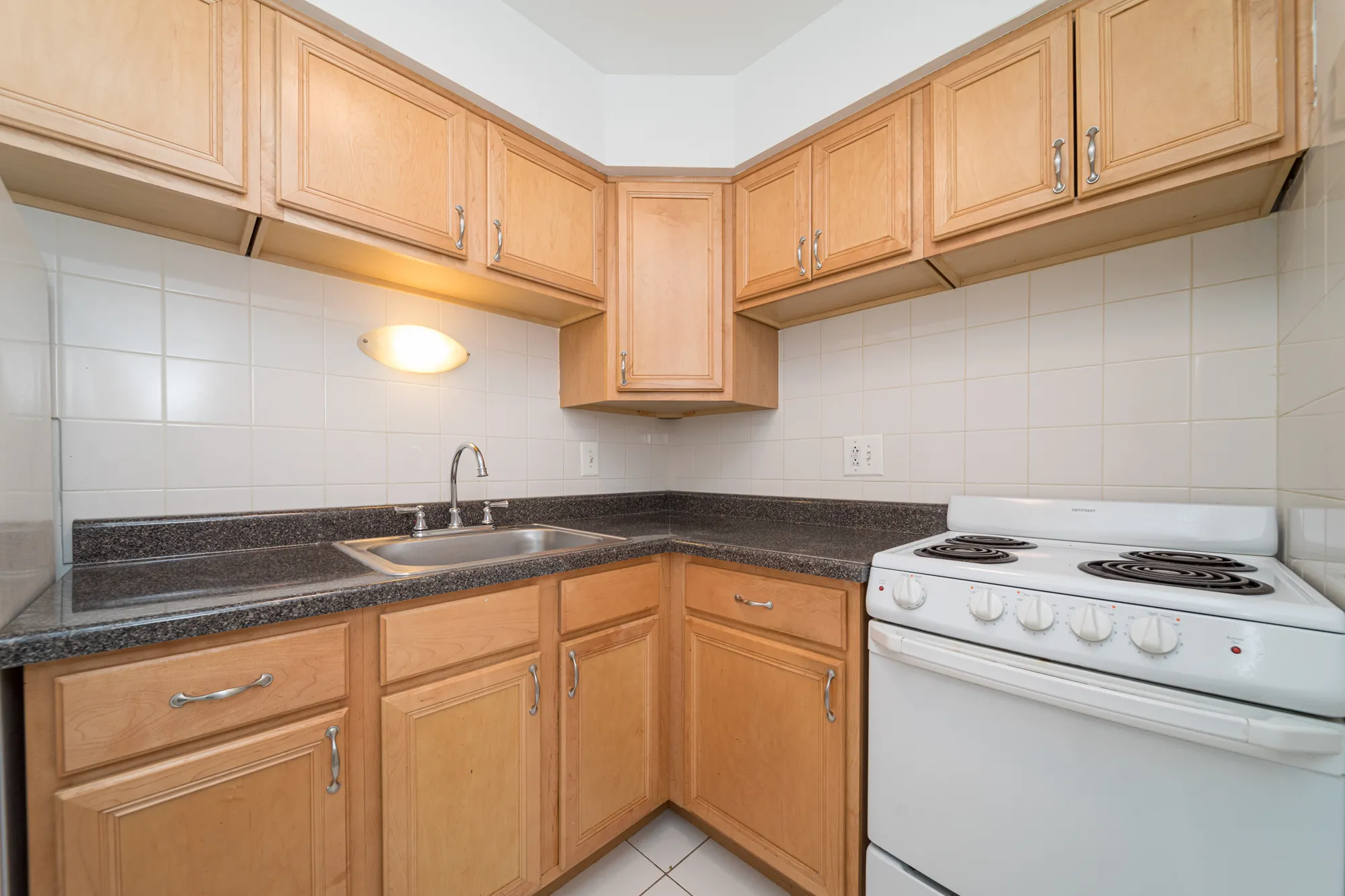 1022 W. Catalpa Ave 60640-Catalpa Vista Apartments-unit#208-Chicago-IL