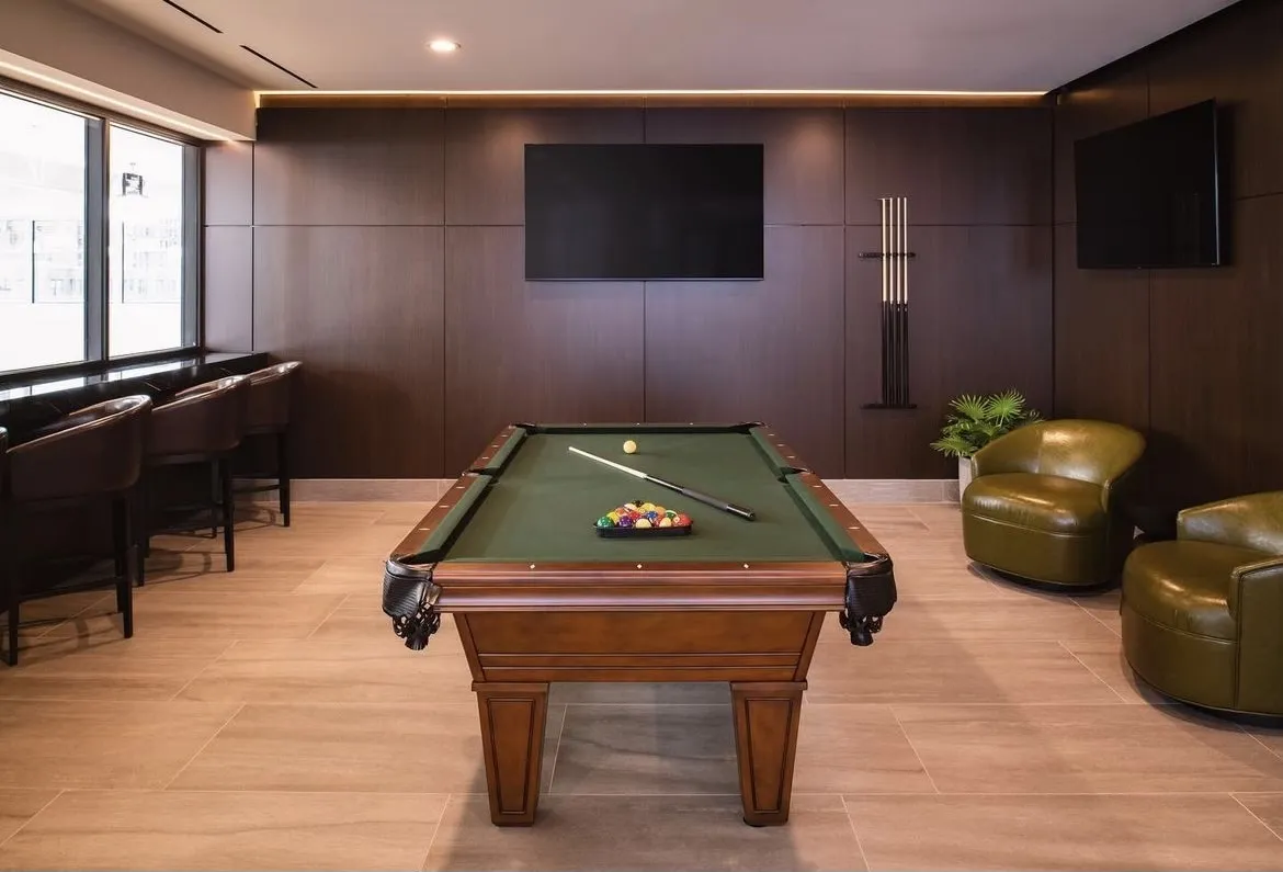 1140 N Wells St   60610 60610-unit#906-Chicago-IL