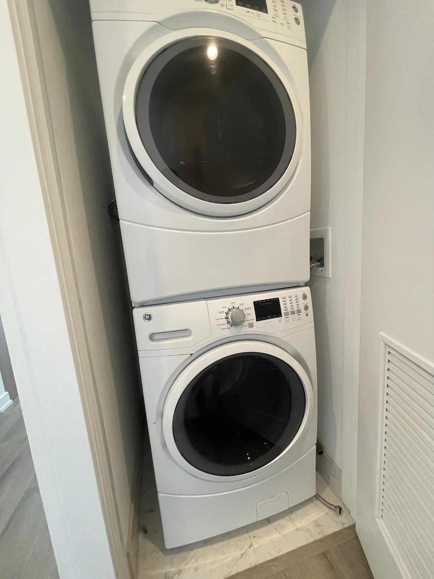 1140 N Wells St   60610 60610-unit#906-Chicago-IL