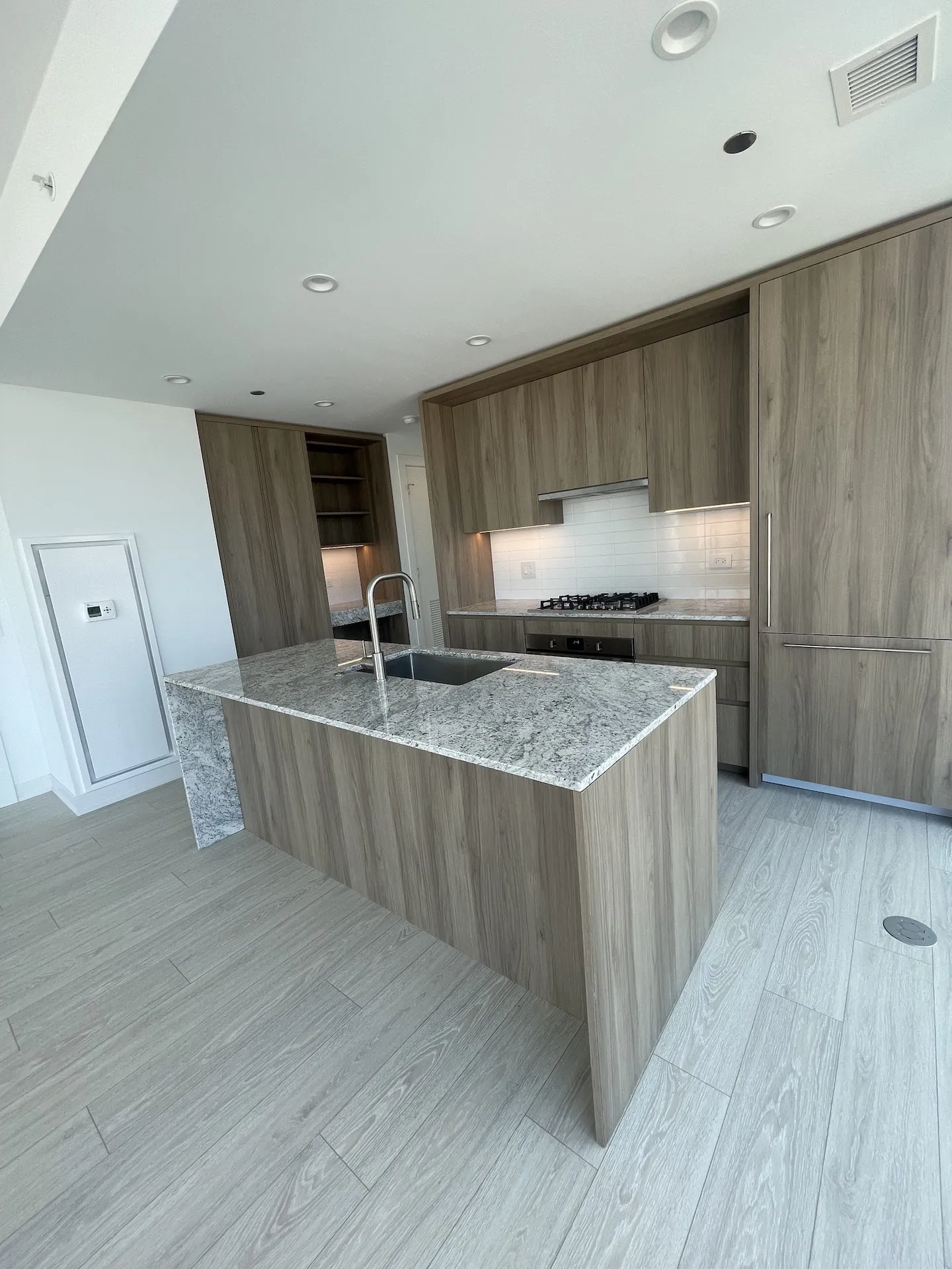 355 N Halsted St   60661 60661-unit#2103-Chicago-IL