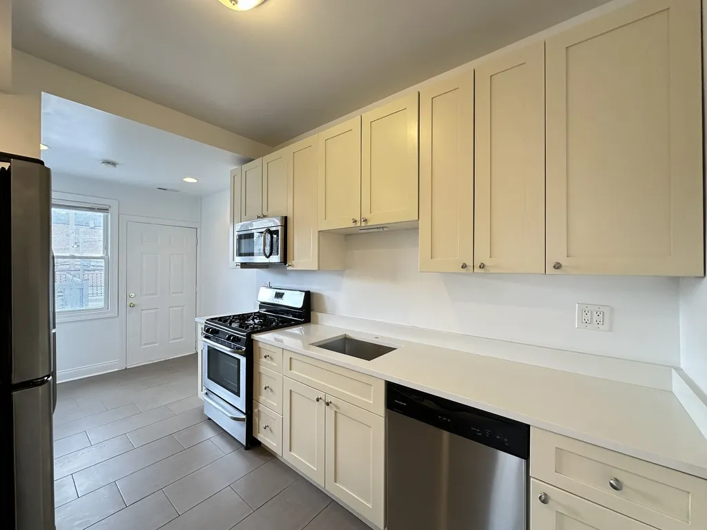 3048 N Milwaukee, , 60618 60618-unit#R3-Chicago-IL