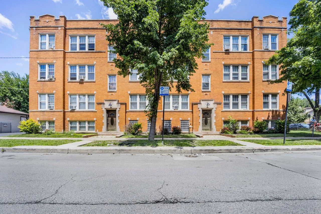 4742 W Roscoe St 60641 60641-unit#2-Chicago-IL