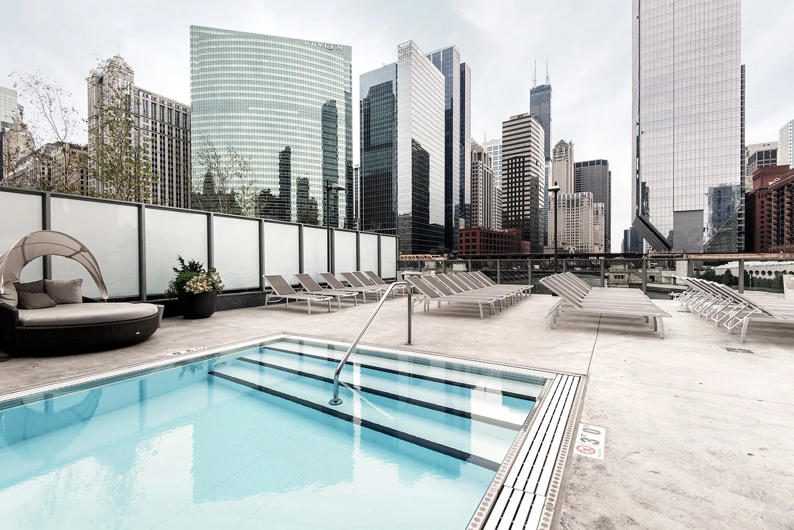 343 W Wolf Point Plaza   60654 60654-unit#2412-Chicago-IL