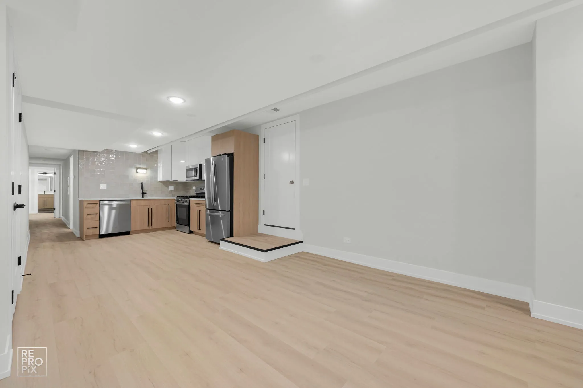 5627 N Wayne Ave   60660 60660-www.5627wayne.com-unit#1-Chicago-IL