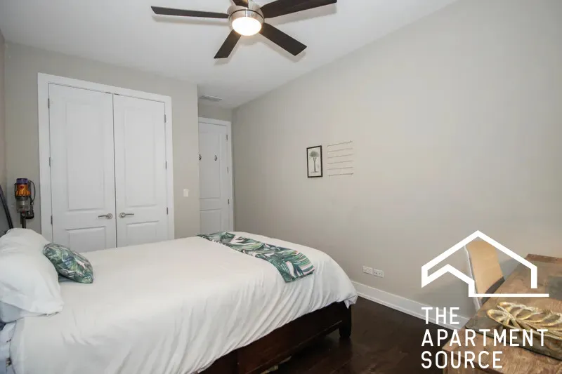 1327 W Grand Ave   60642 60642-unit#2W-Chicago-IL