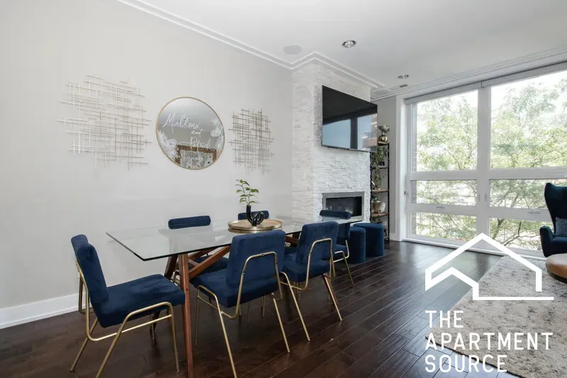1327 W Grand Ave   60642 60642-unit#2W-Chicago-IL