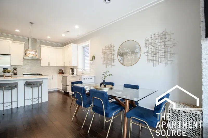 1327 W Grand Ave   60642 60642-unit#2W-Chicago-IL