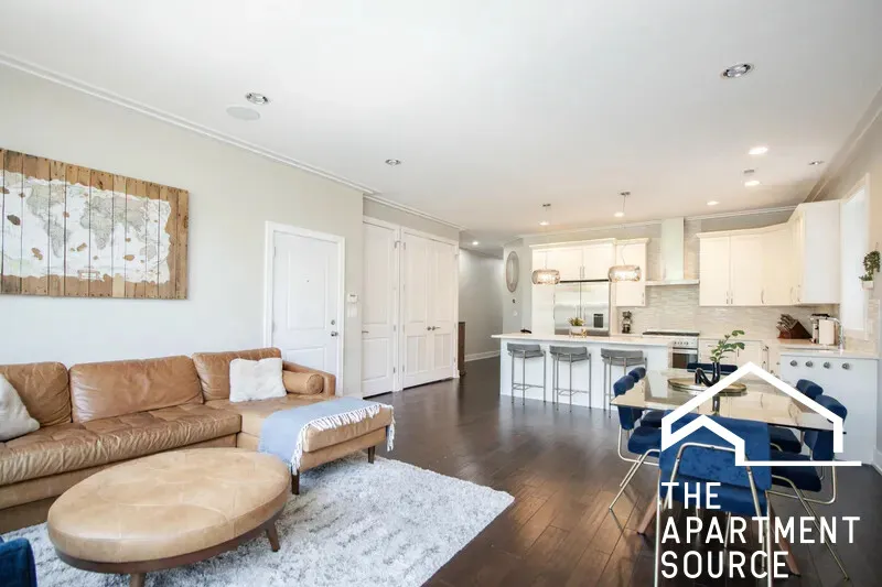 1327 W Grand Ave   60642 60642-unit#2W-Chicago-IL