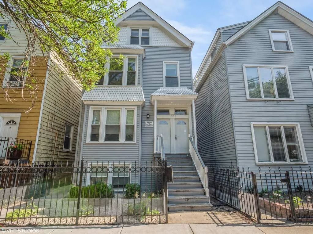 1305 W Barry Ave 60657 60657-unit#1-R-Chicago-IL