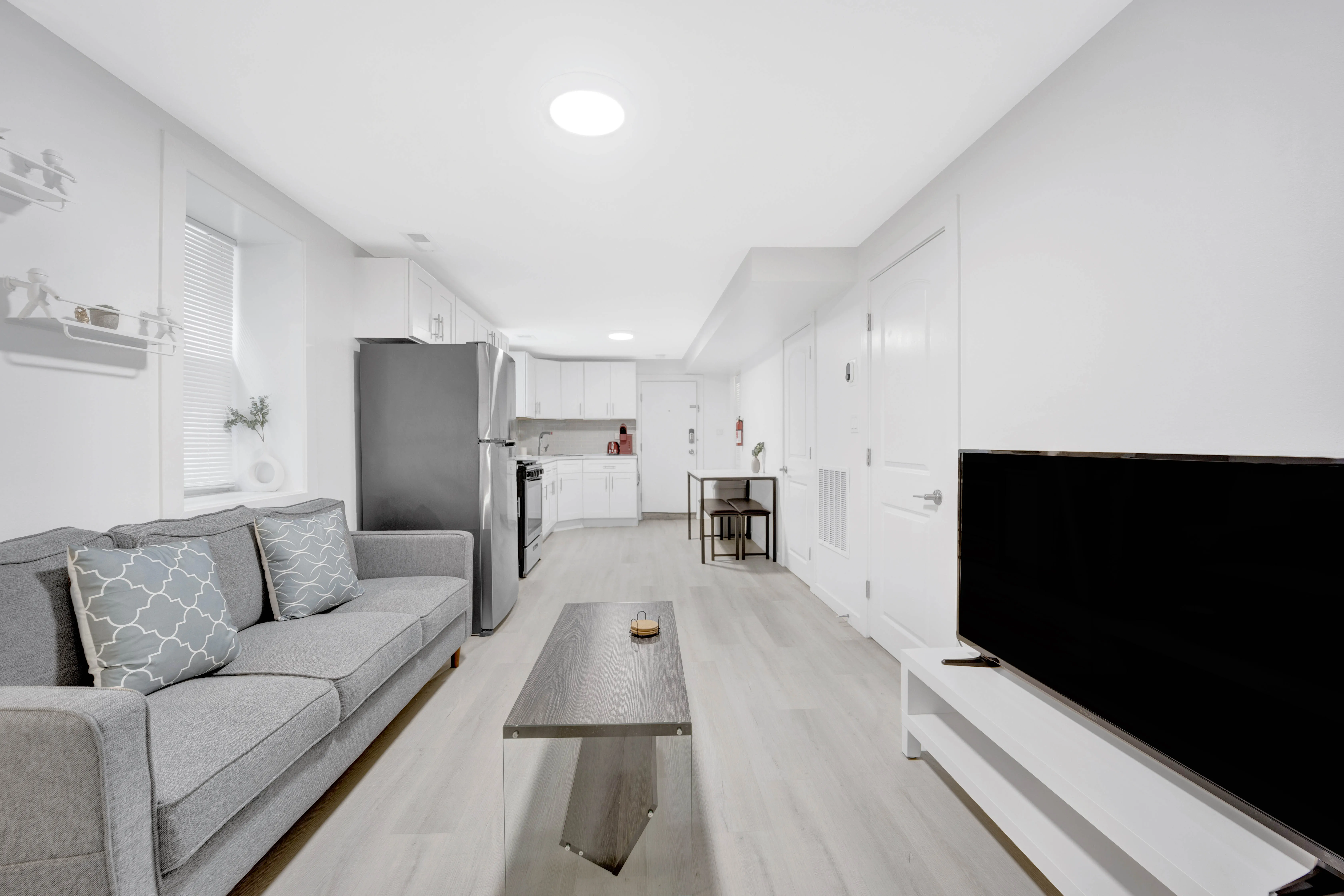1226 W 31st Pl 60608 60608-unit#1R-Chicago-IL