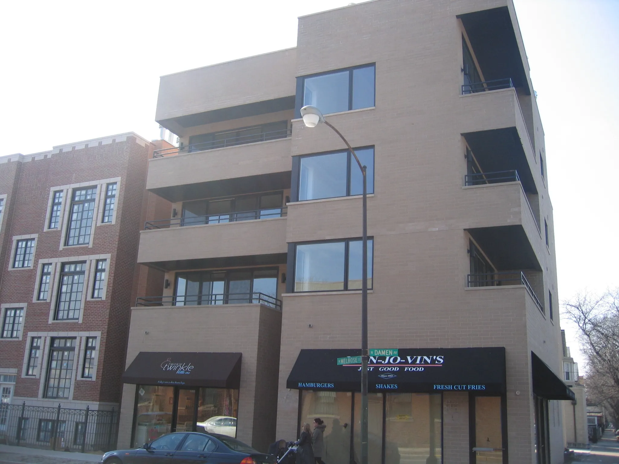 3224 N Damen Ave 60618 60618-Chicago-IL