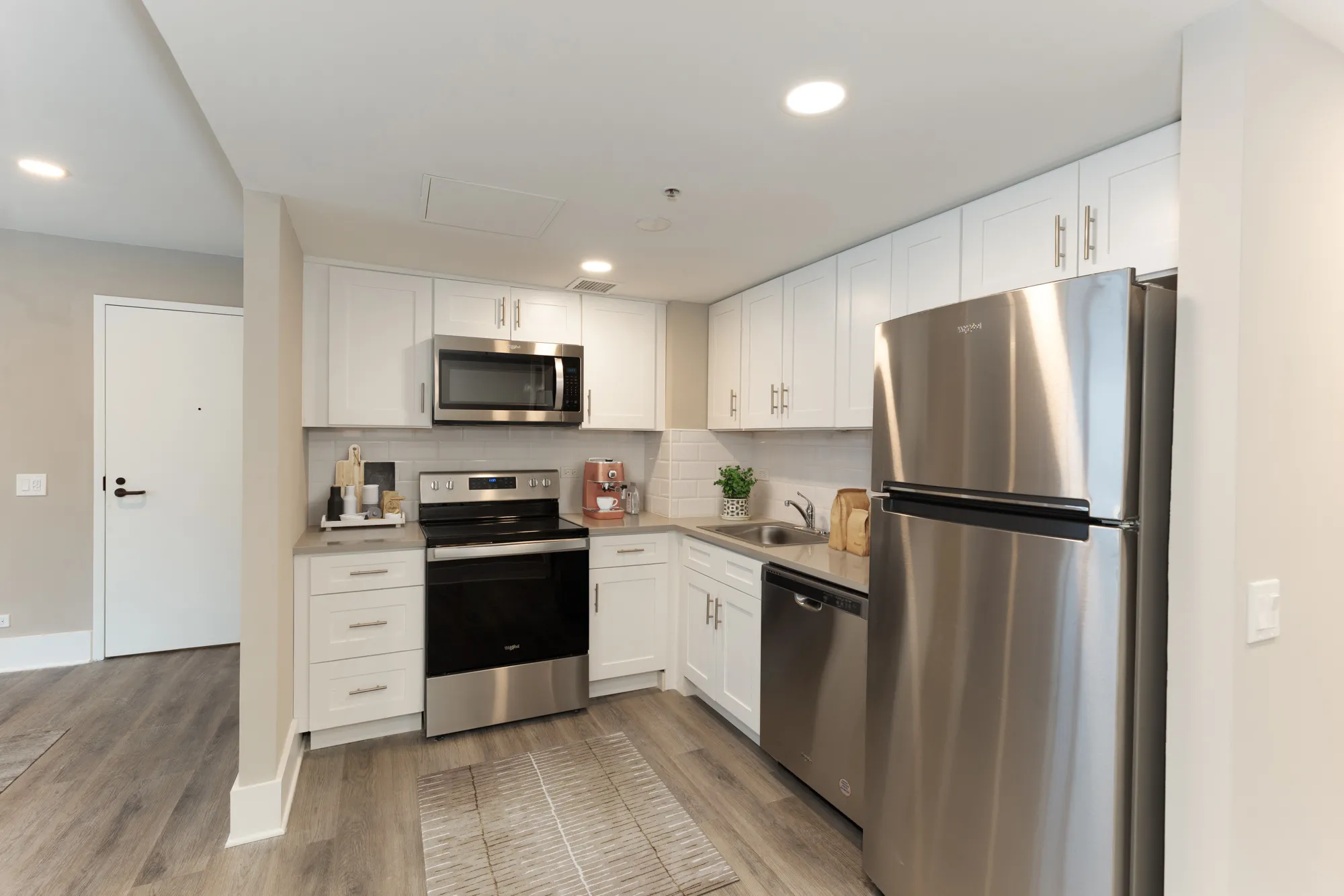 244 E Pearson St 60611 60611-unit#214-Chicago-IL