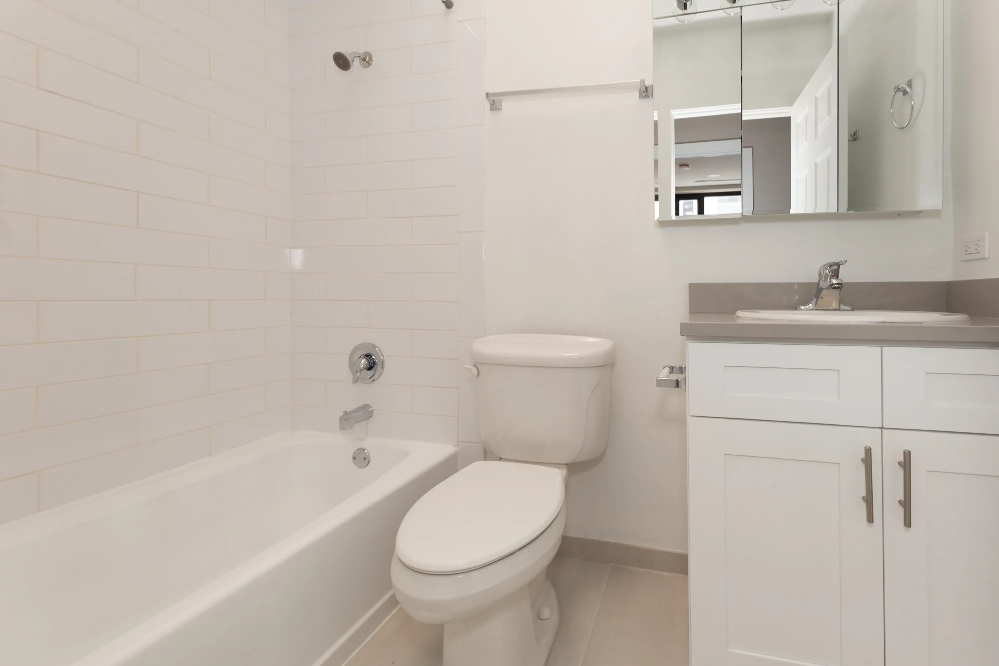 244 E Pearson St 60611 60611-unit#214-Chicago-IL