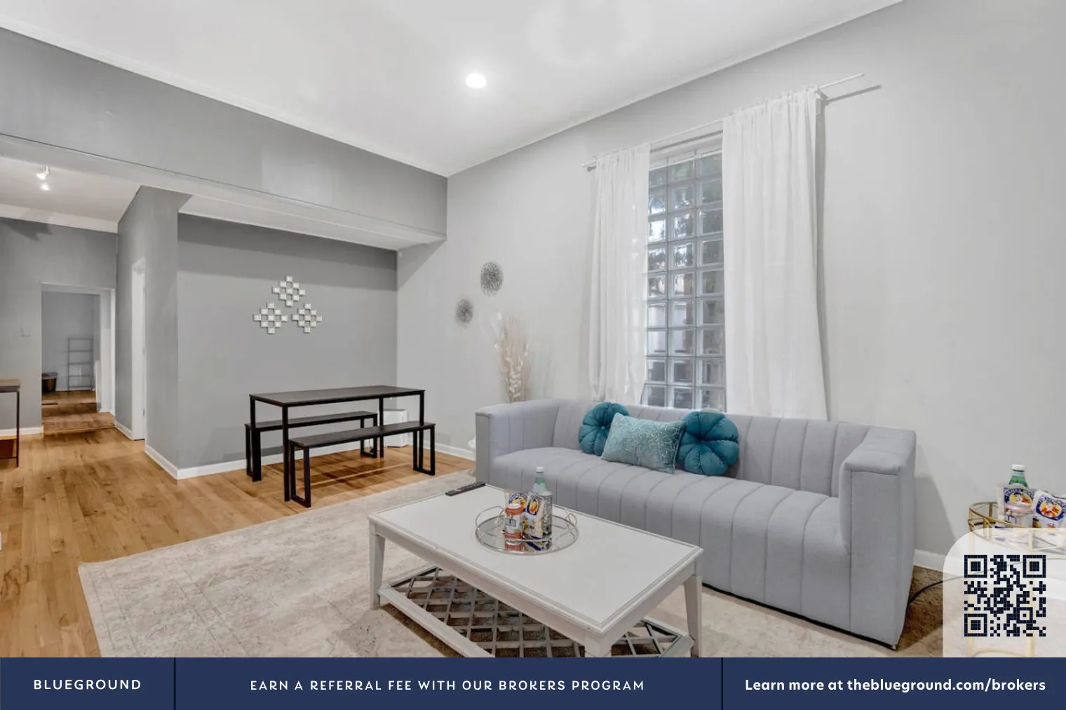 1205 W Oakdale Ave 60657 60657-Building West Oakdale Avenue - sleepy-suites-unit#ID1319104P-Chicago-IL