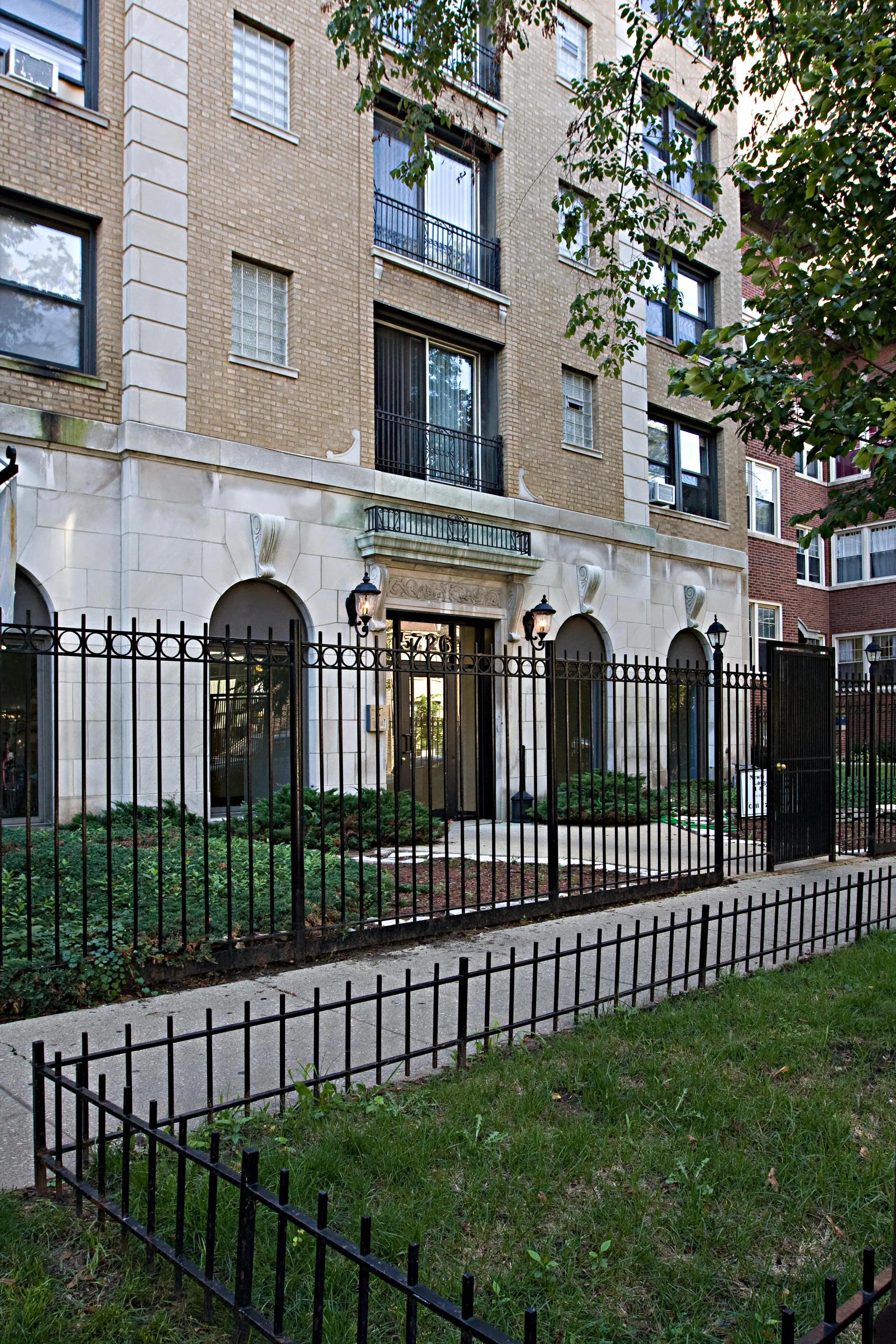 5726 N Winthrop Ave   60660 60660-unit#G4-Chicago-IL