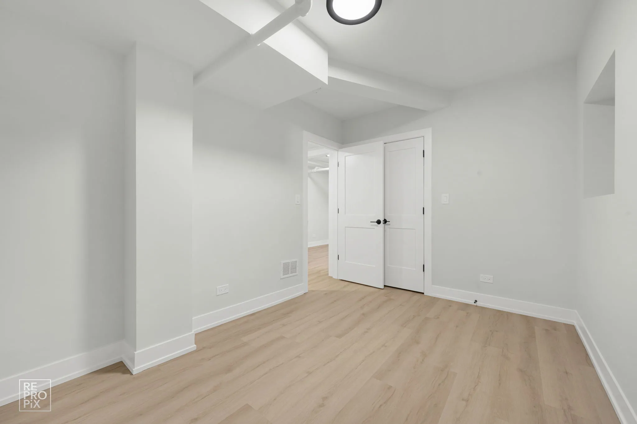 5627 N Wayne Ave   60660 60660-www.5627wayne.com-unit#1-Chicago-IL