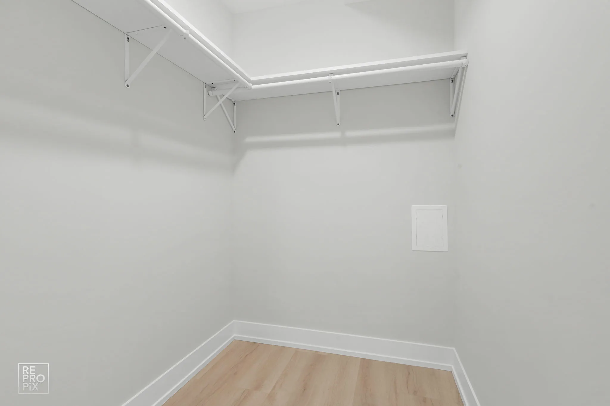 5627 N Wayne Ave   60660 60660-www.5627wayne.com-unit#1-Chicago-IL