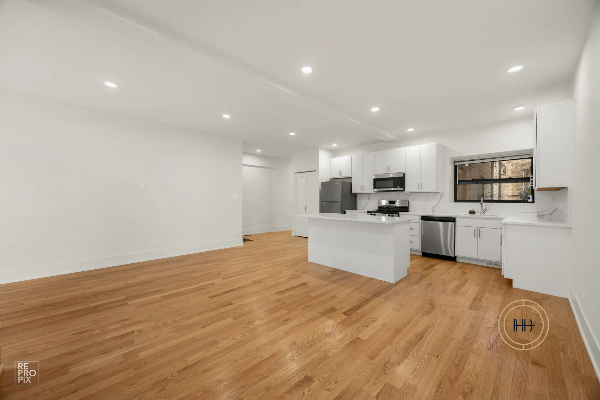 652 W Gordon Terrace   60613 60613-652GordontTerrace.com-unit#3W-Chicago-IL