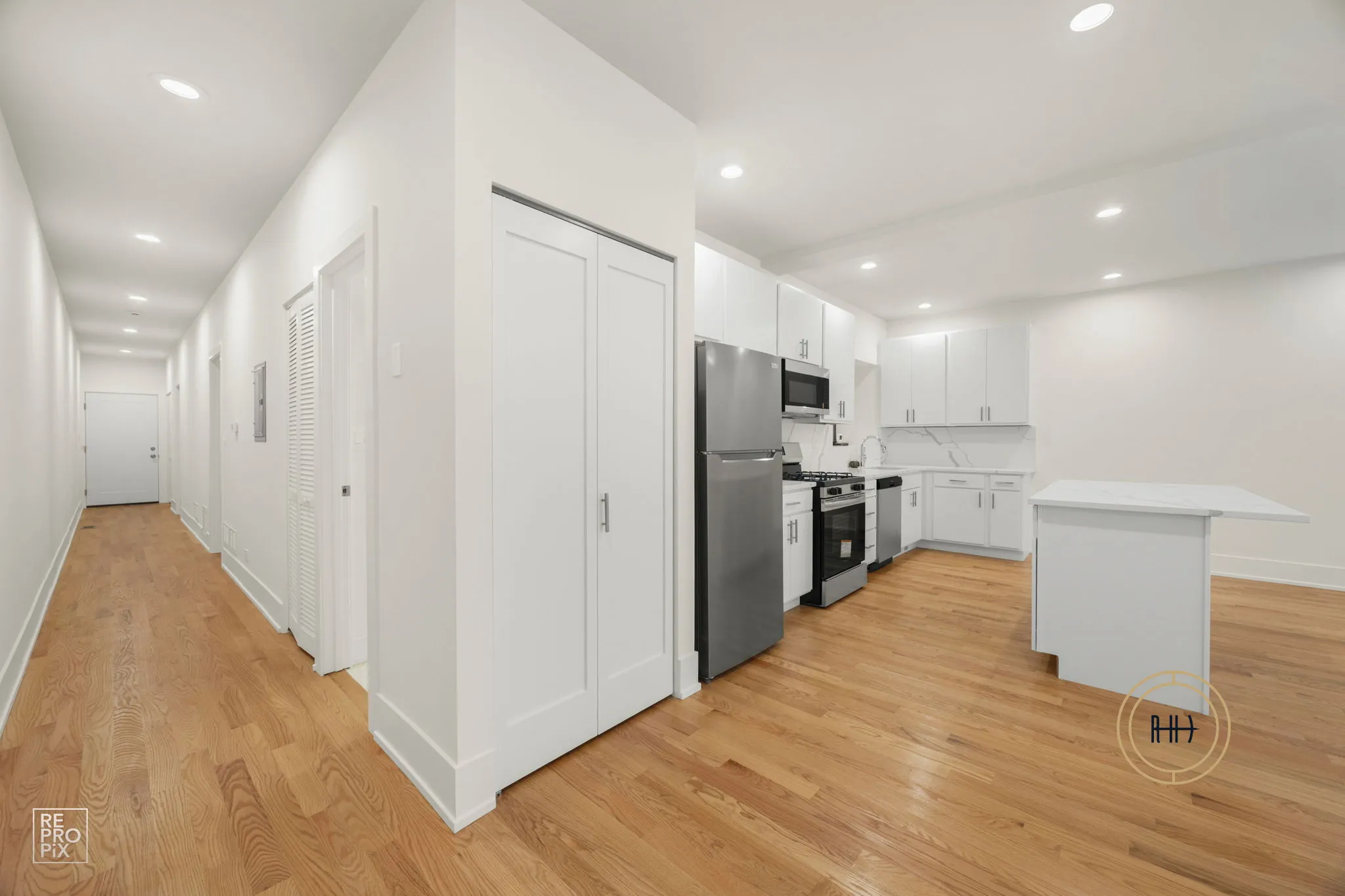 652 W Gordon Terrace   60613 60613-652GordontTerrace.com-unit#3W-Chicago-IL