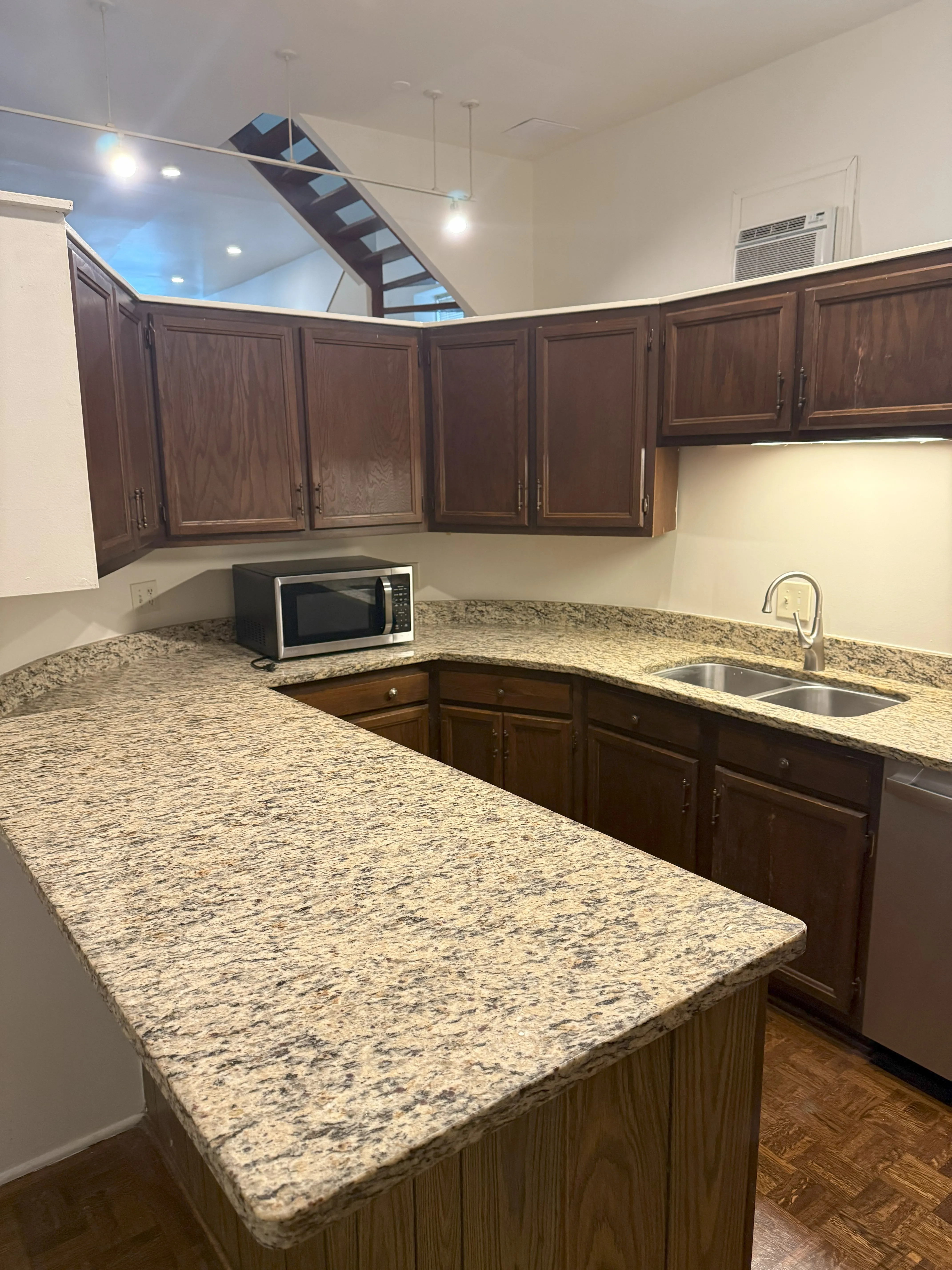 2059 N CLIFTON AVE 60614-2059 n. clifton-unit#1-Chicago-IL