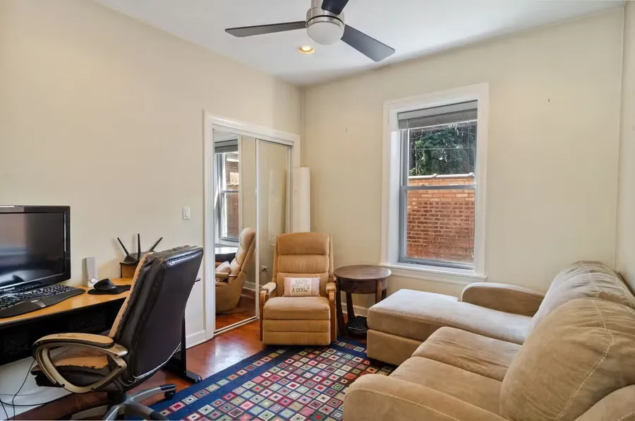 3651 W Byron St   60618 60618-unit#02-Chicago-IL