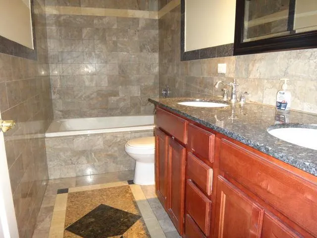 3651 W Byron St   60618 60618-unit#02-Chicago-IL