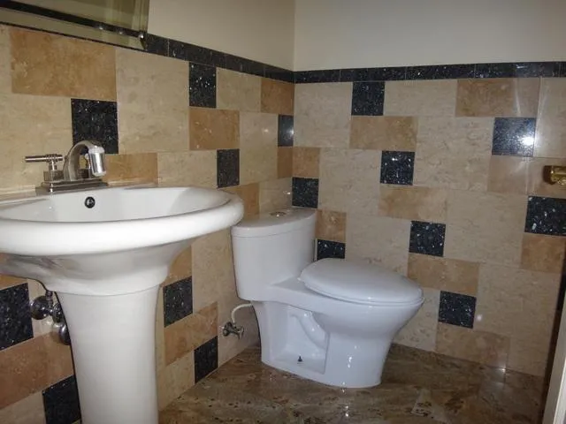 3651 W Byron St   60618 60618-unit#02-Chicago-IL