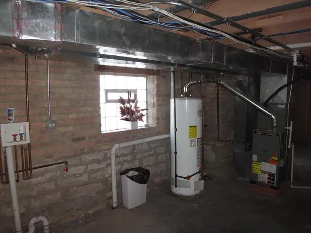 3651 W Byron St   60618 60618-unit#02-Chicago-IL