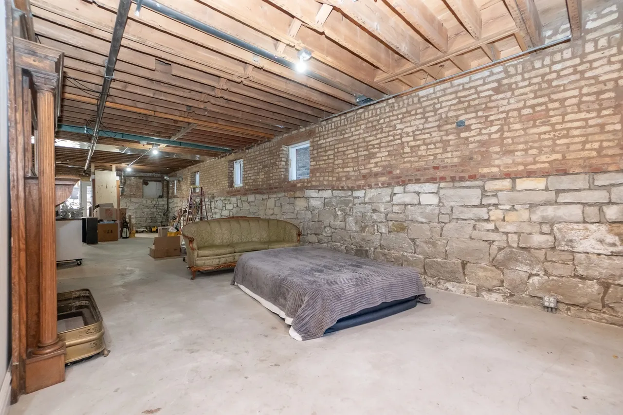 2329 N Geneva Terrace   60614 60614-unit#Garden-Chicago-IL