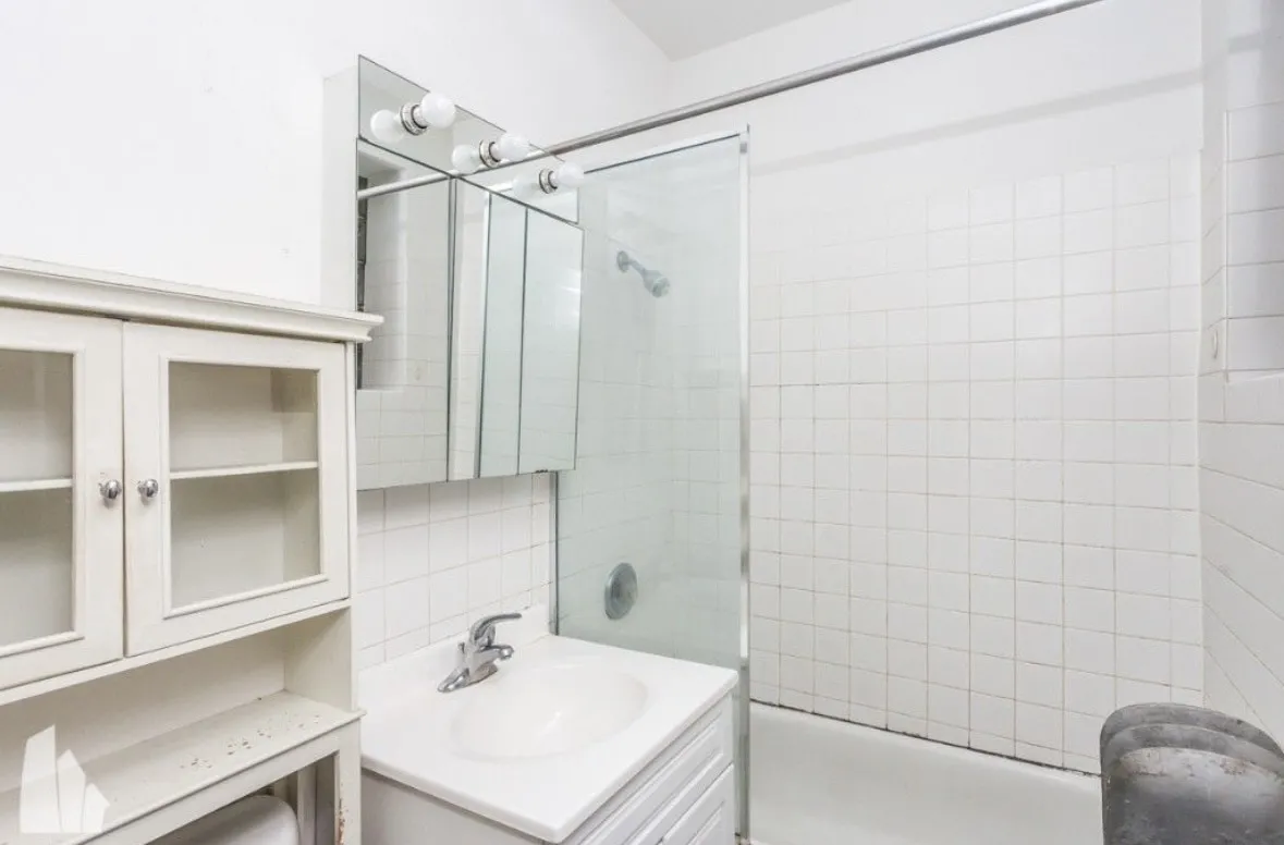 1341 W Addison St   60613 60613-unit#2A-Chicago-IL