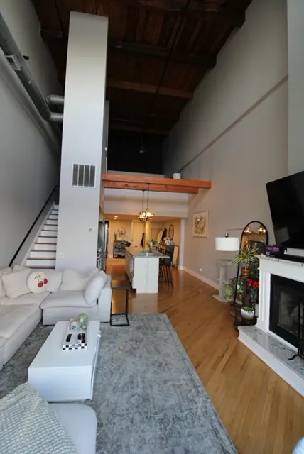 2614 N Clybourn Ave 60614 60614-unit#404-Chicago-IL