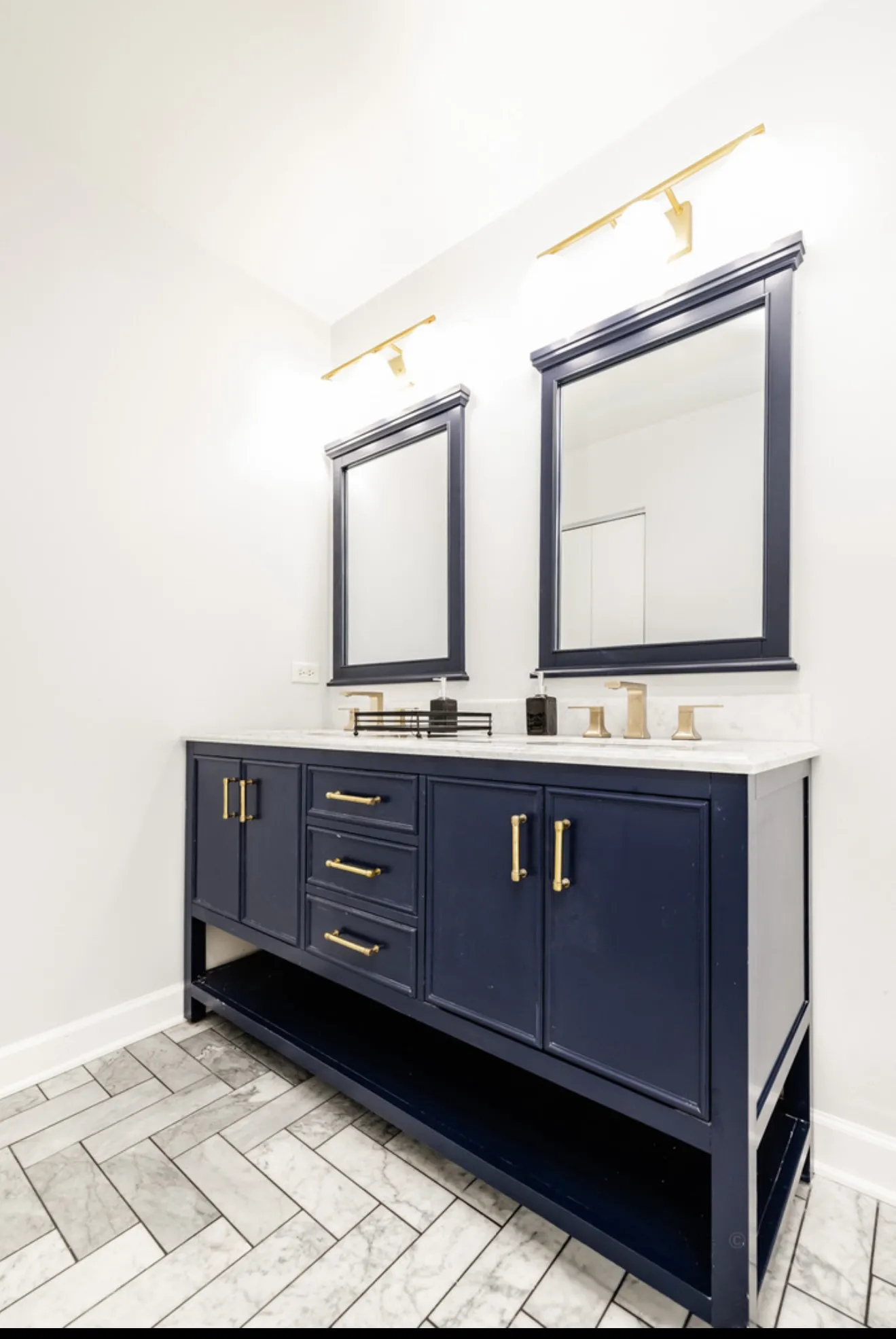 111 S Morgan St   60607 60607-Chicago-IL