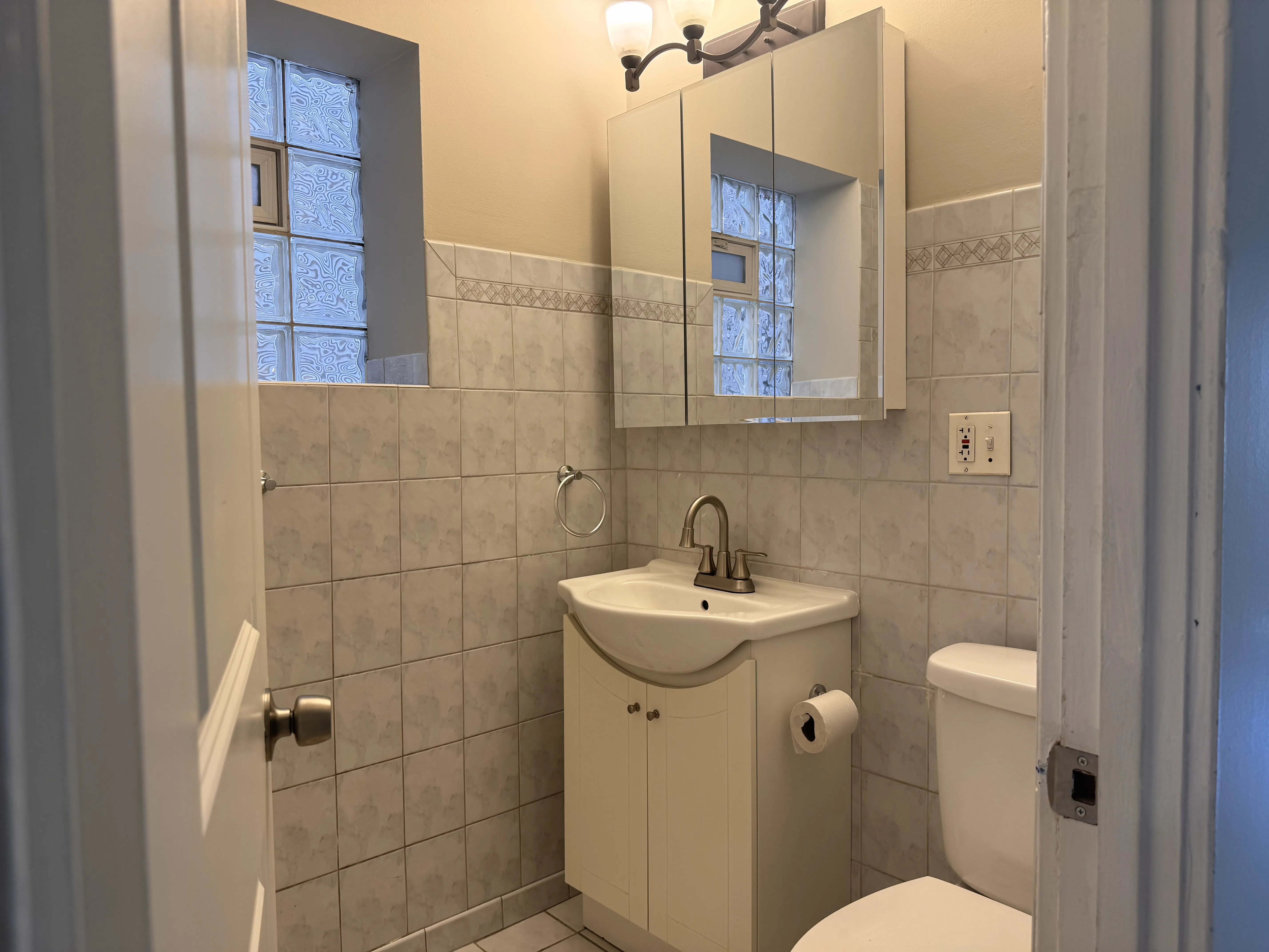 3834 N Hermitage Ave   60613 60613-unit#1-Chicago-IL