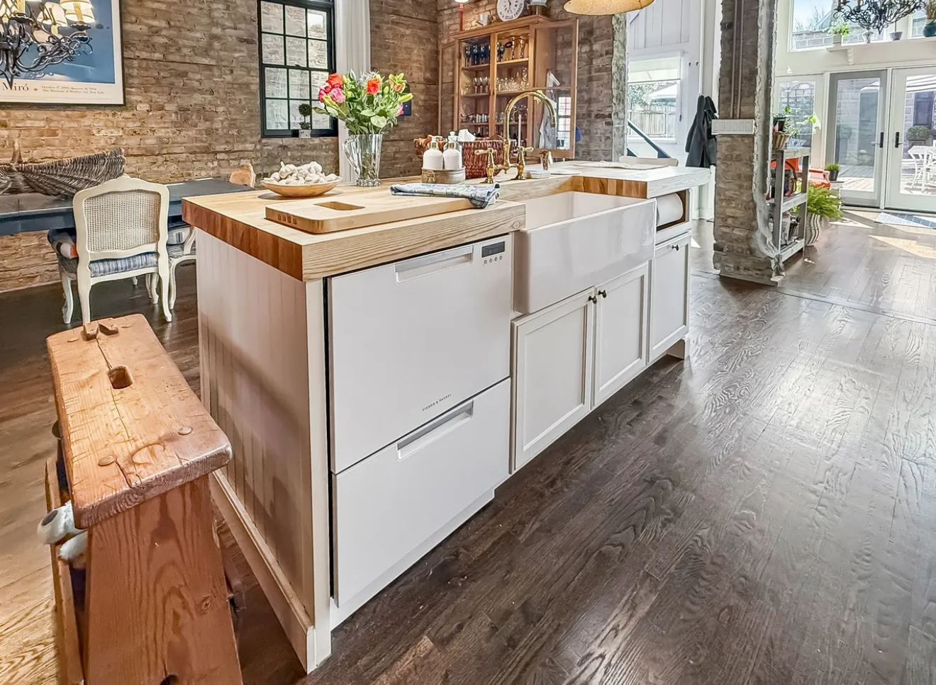 1917 W Belmont Ave   60657 60657-1917 w belmont-unit#1stfloor-Chicago-IL