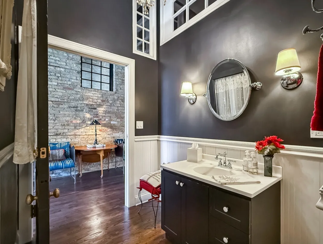 1917 W Belmont Ave   60657 60657-1917 w belmont-unit#1stfloor-Chicago-IL