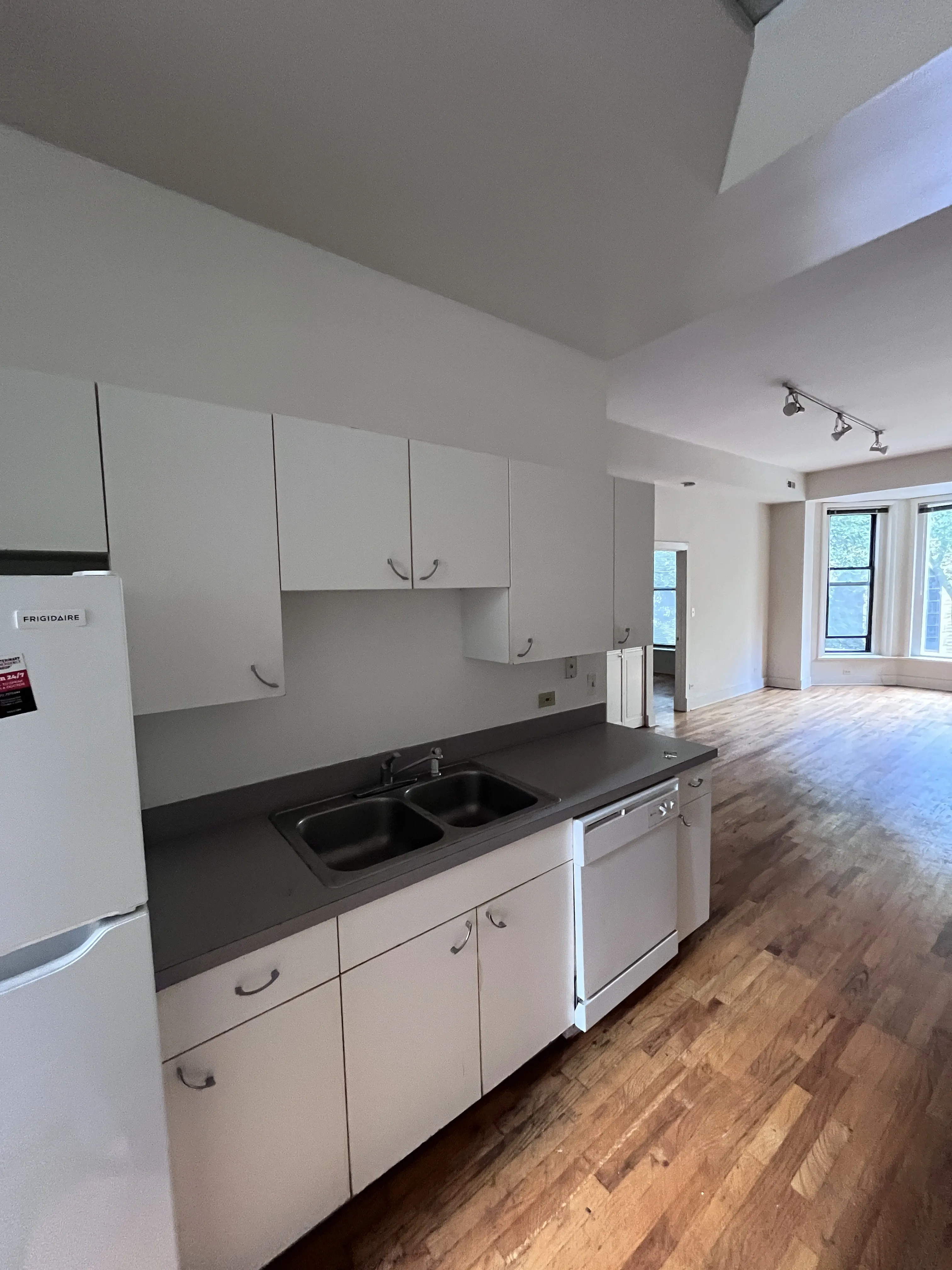 9 E Superior St   60611 60611-unit#301-Chicago-IL
