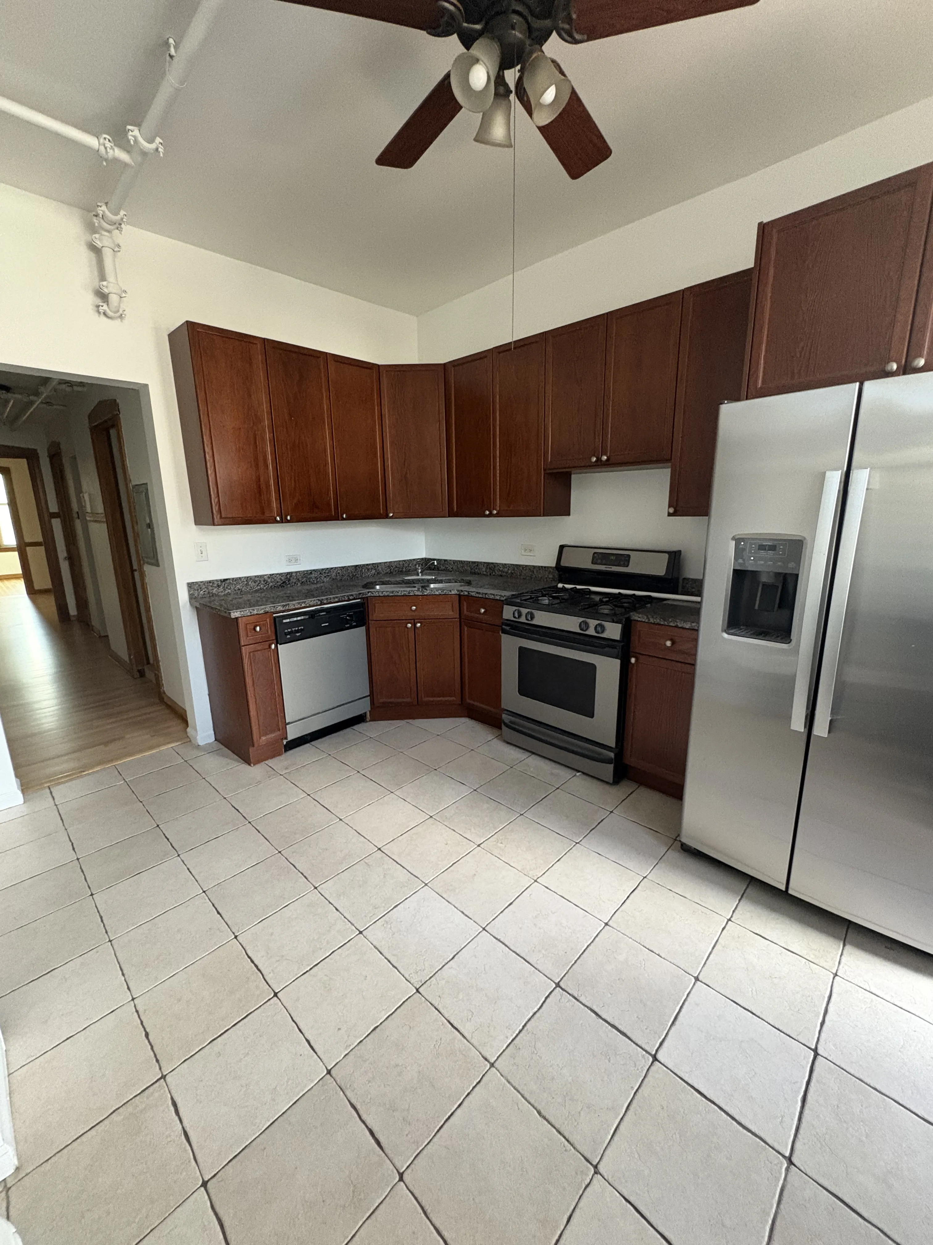 3555 N Southport Ave 60657 60657-Chicago-IL