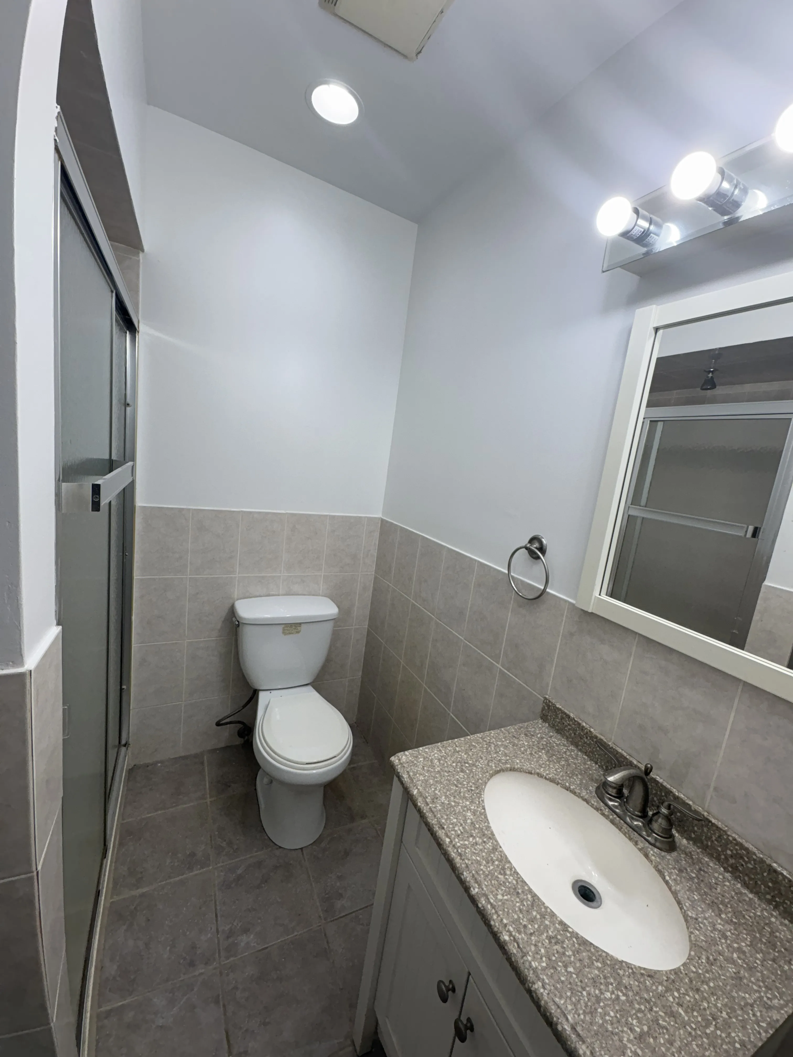 3555 N Southport Ave   60657 60657-Chicago-IL