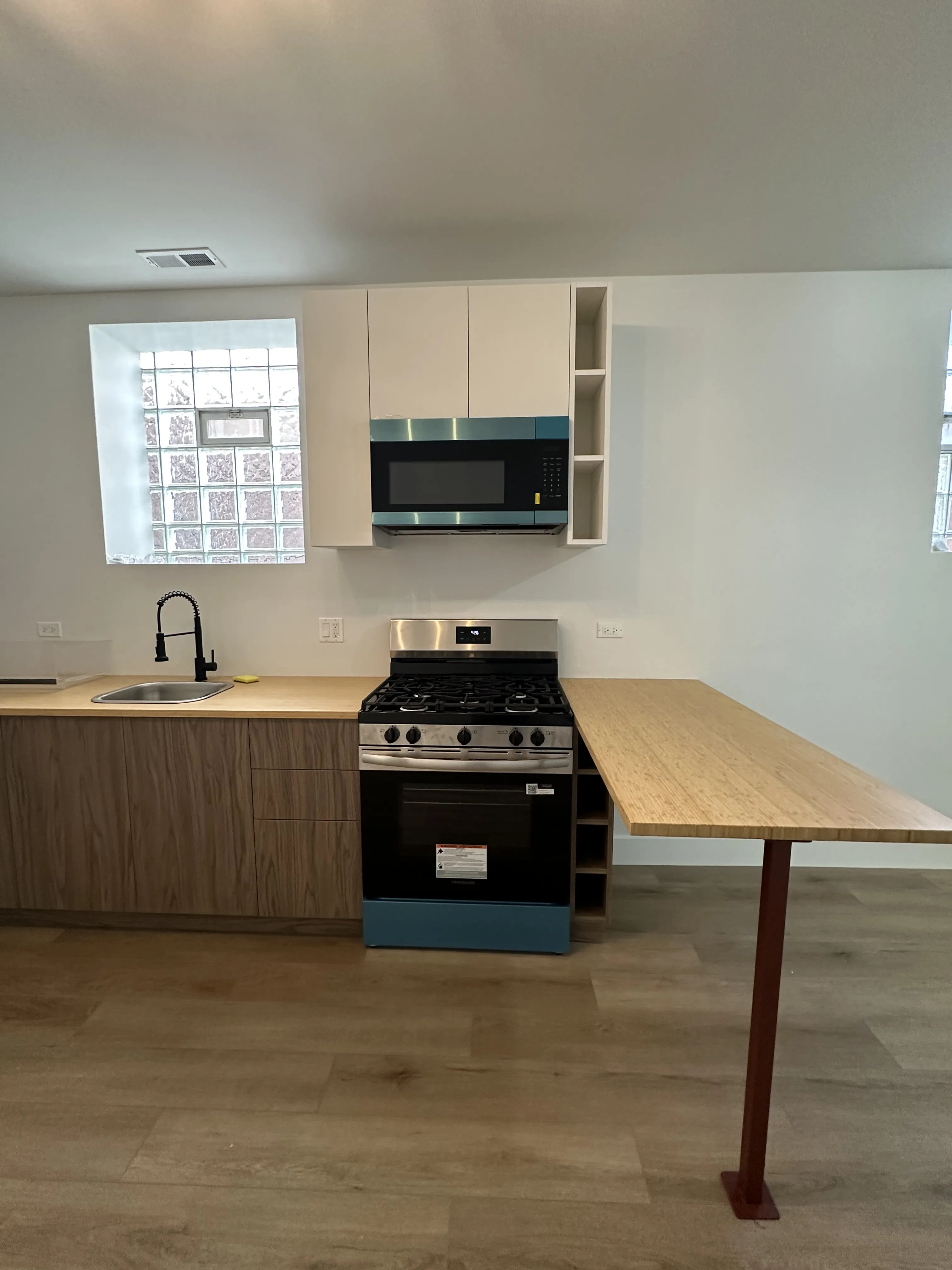 3243 W Thomas St 60651 60651-Rent-unit#1b-Chicago-IL