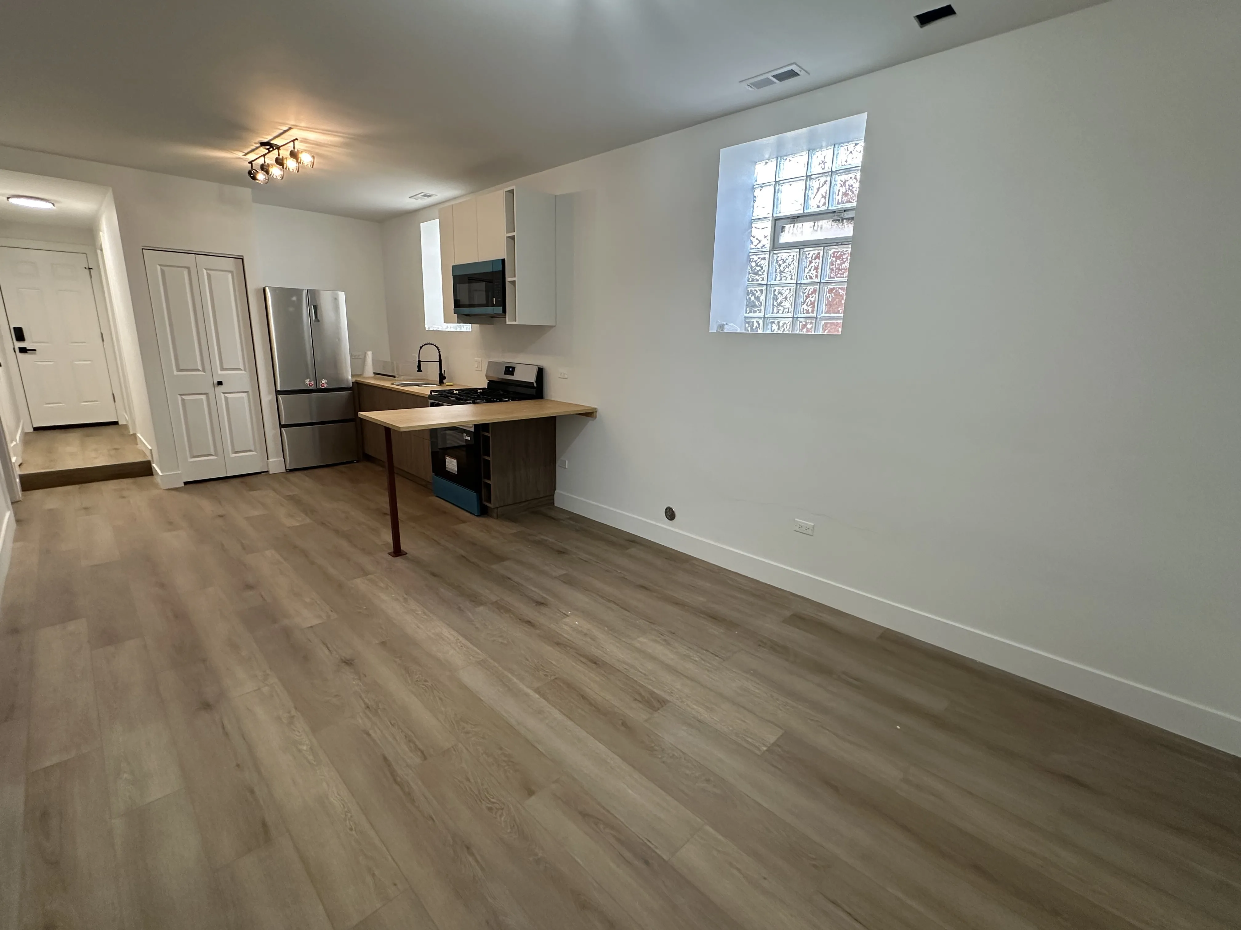 3243 W Thomas St 60651 60651-Rent-unit#1b-Chicago-IL
