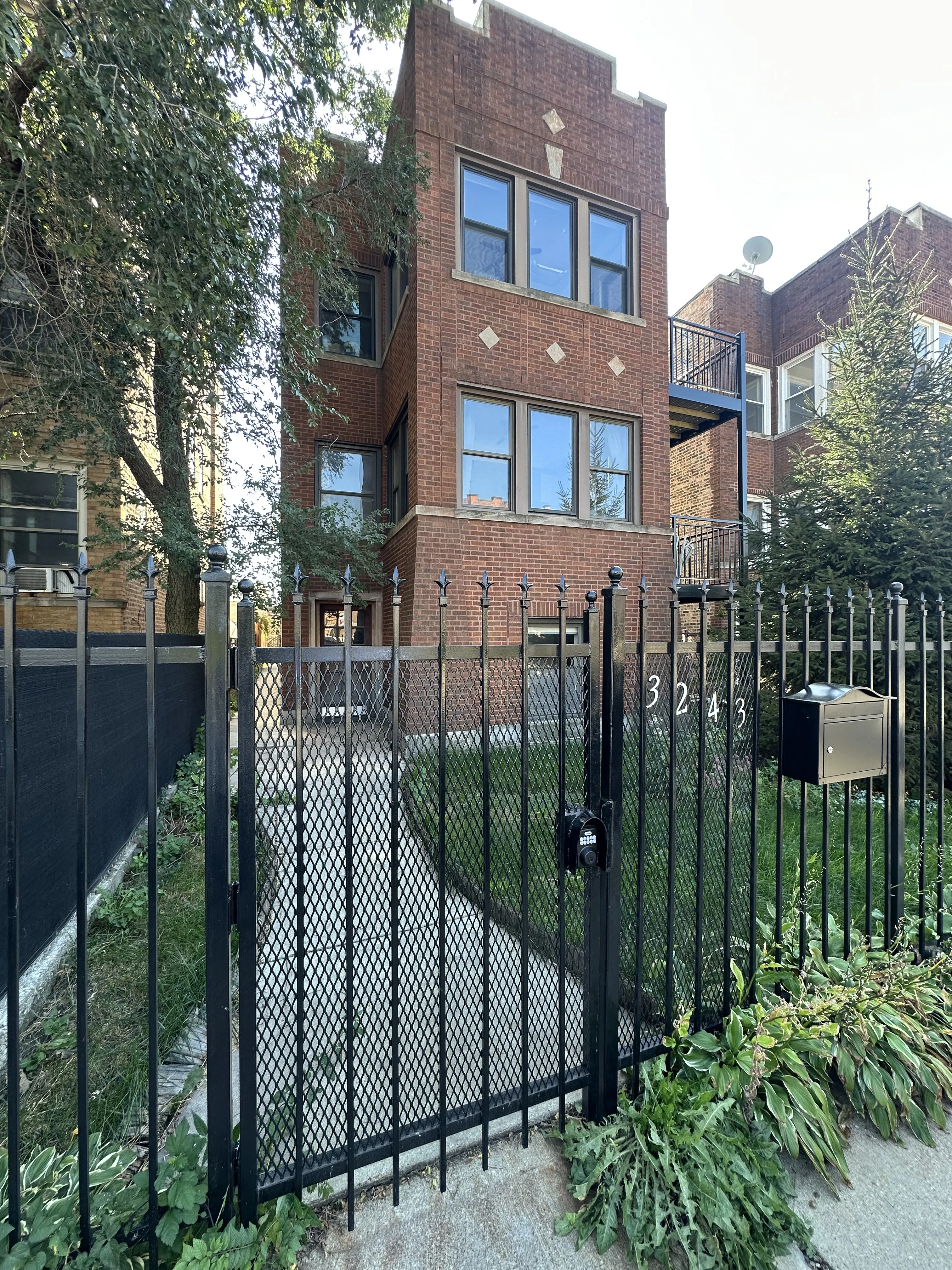 3243 W Thomas St 60651 60651-Rent-unit#1b-Chicago-IL