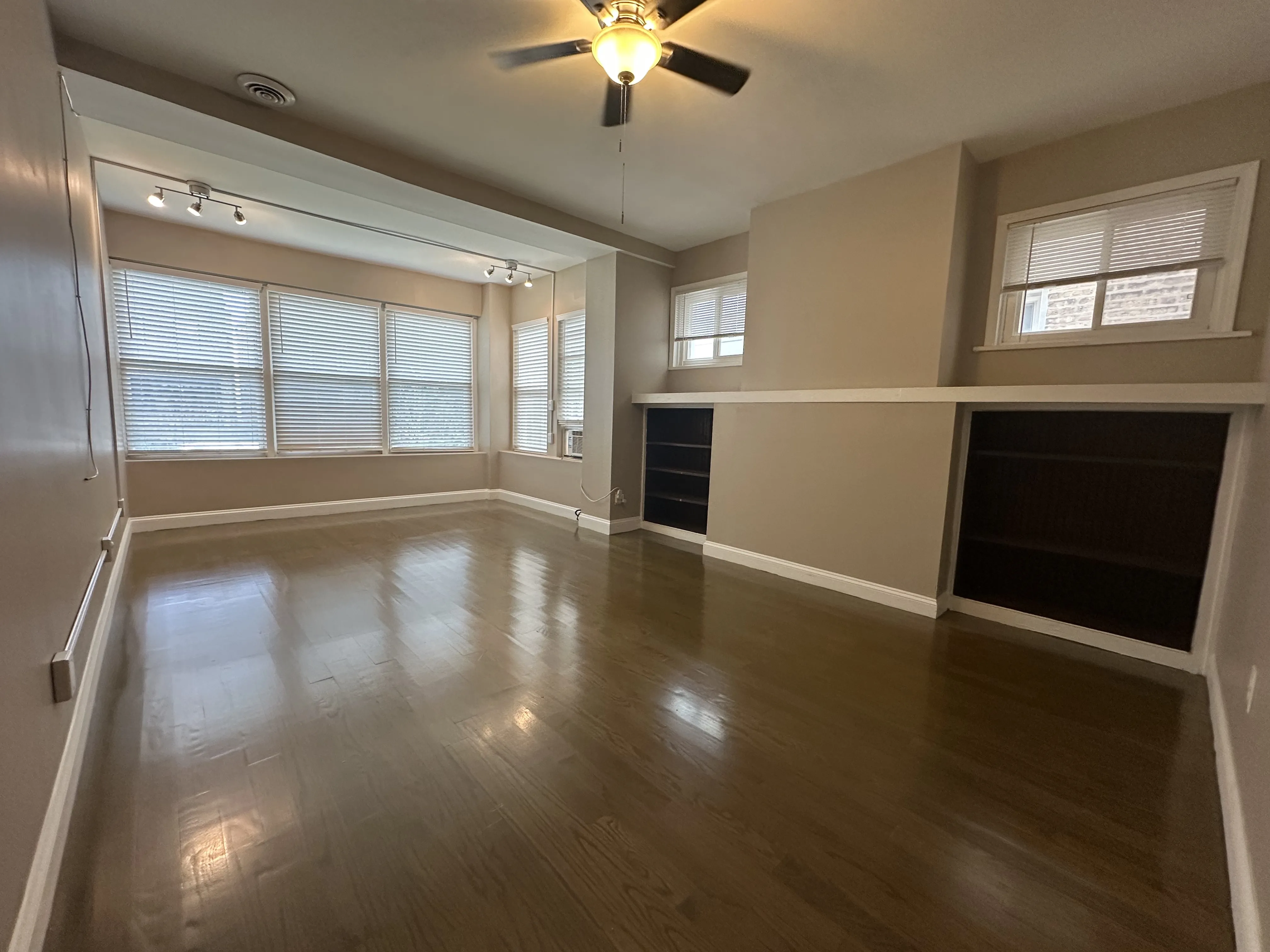 4918 N Troy St 60625 60625-Chicago-IL
