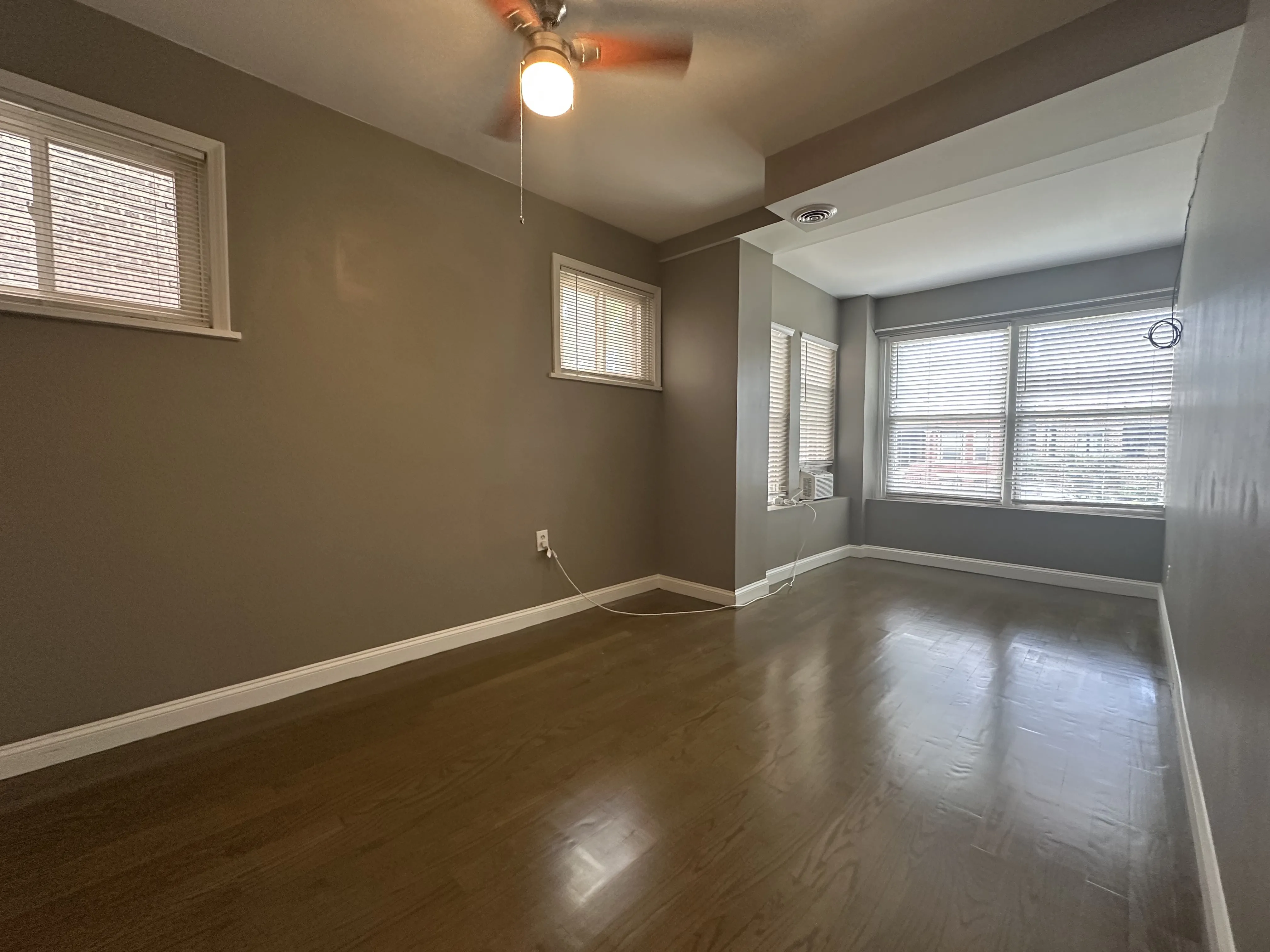 4918 N Troy St 60625 60625-Chicago-IL