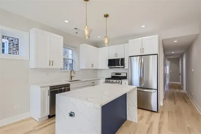 4908 N Rockwell St   60625 60625-unit#2-Chicago-IL