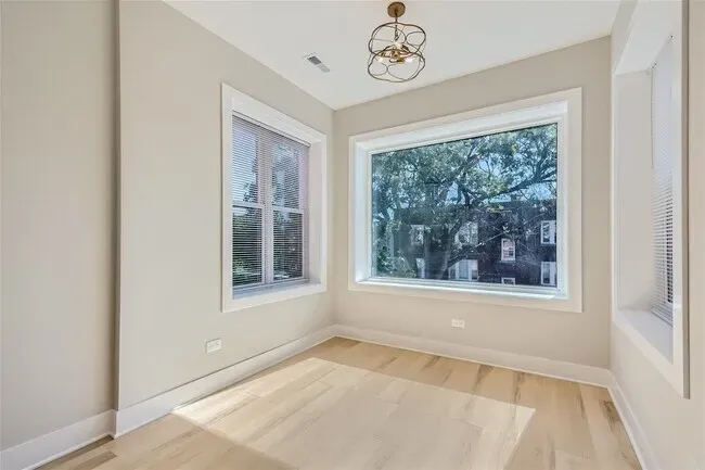 4908 N Rockwell St   60625 60625-unit#2-Chicago-IL