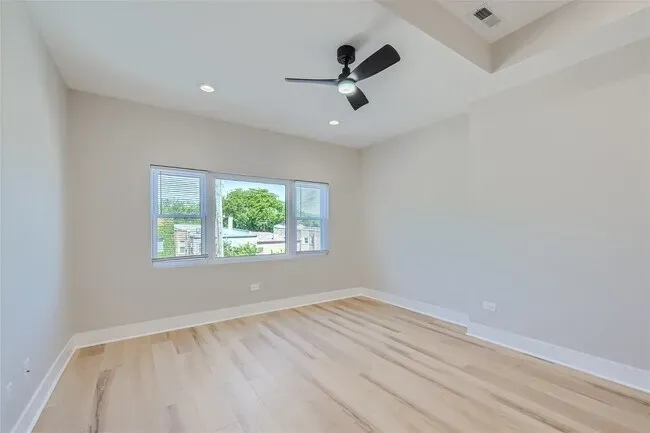 4908 N Rockwell St   60625 60625-unit#2-Chicago-IL